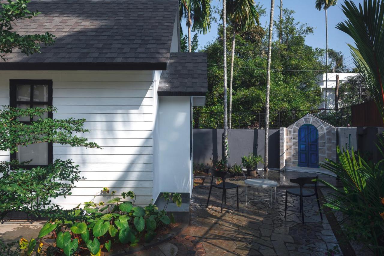 The Little Acres Cherai Vypin Экстерьер фото